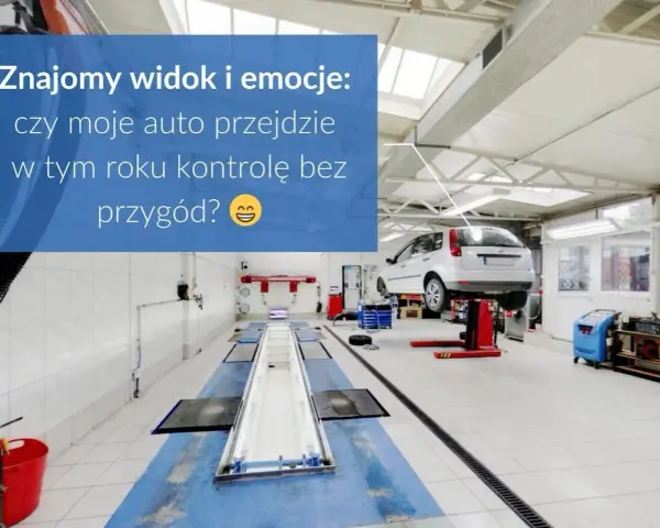 Warsztat samochodowy z podniesionym autem na podnośniku. Zastanawiasz się, ile trwa przegląd samochodu? Spokojnie, wszystko będzie dobrze!