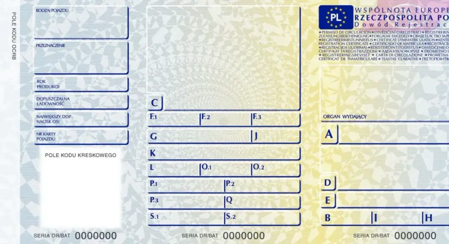 Fragment dowodu rejestracyjnego pojazdu z polami do wypełnienia i kodami.