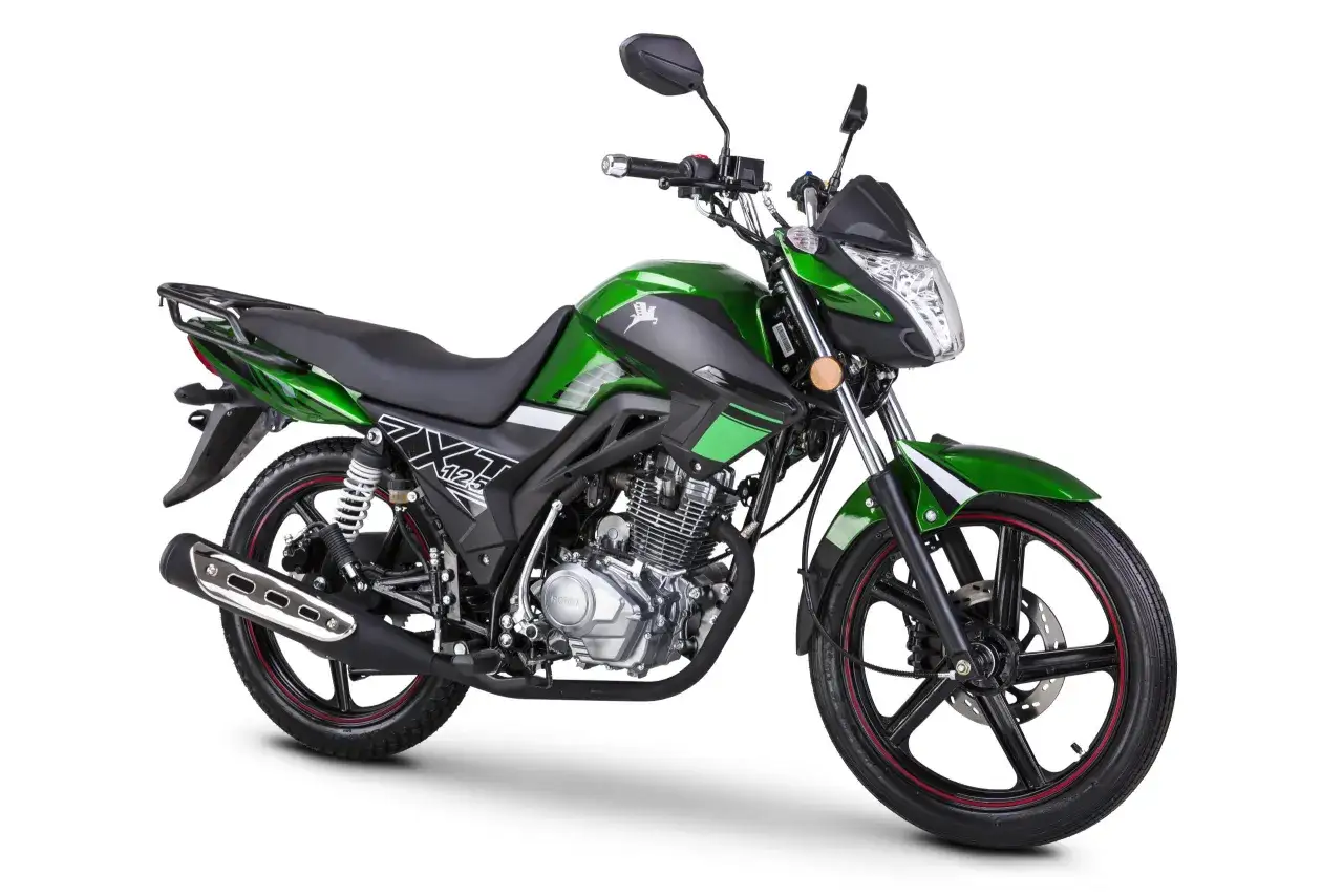 Zielony motorower ZXT 125, idealny na pierwsze samodzielne podróże. Posiada bagażnik i sportowy wygląd.